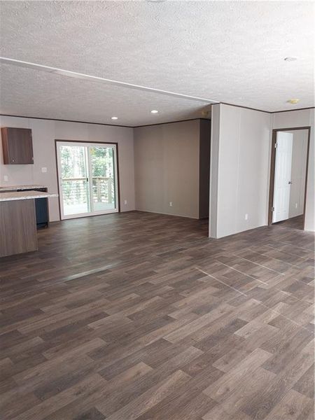 Spacious, unfurnished interior of a new home in , Dawsonville (Image 4).
