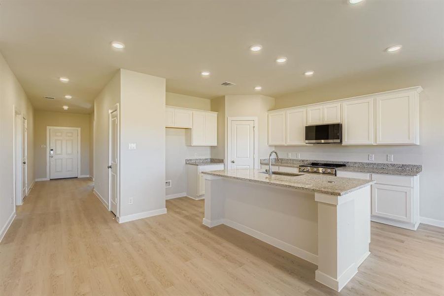 Furnished interior view inside a new home in Sperling Farms, Ferris (Image 10).