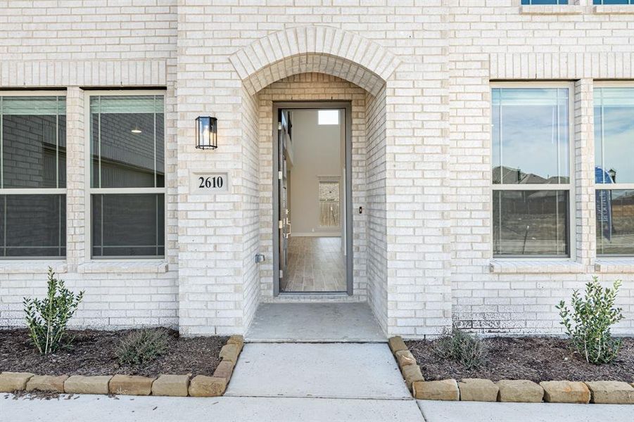 Exterior details and patio area of a home in Somerset, Mansfield (Image 3).