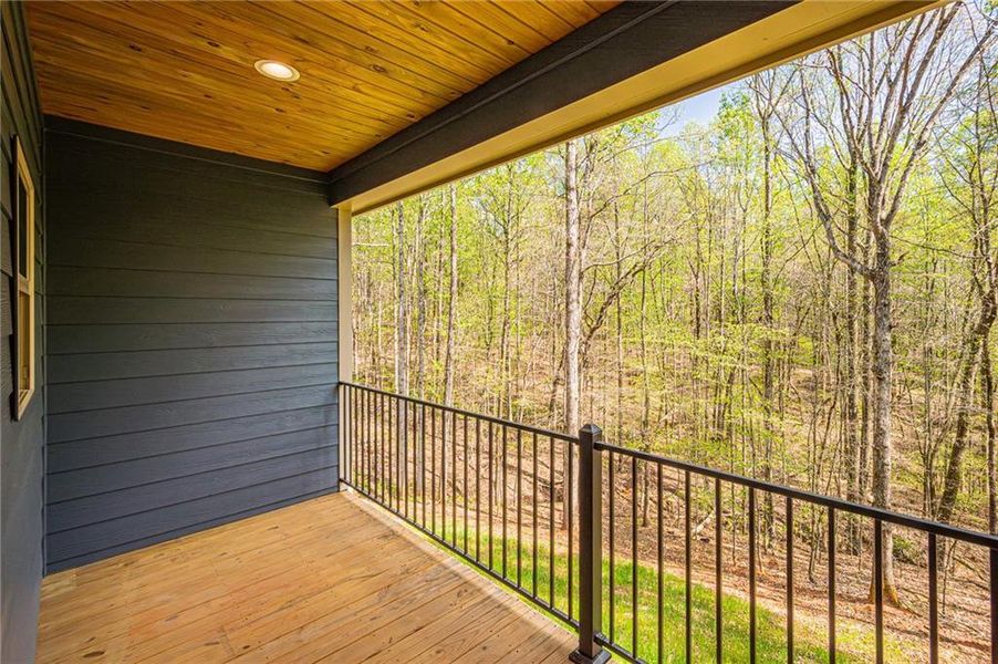Exterior details and patio area of a home in , Murrayville (Image 47).