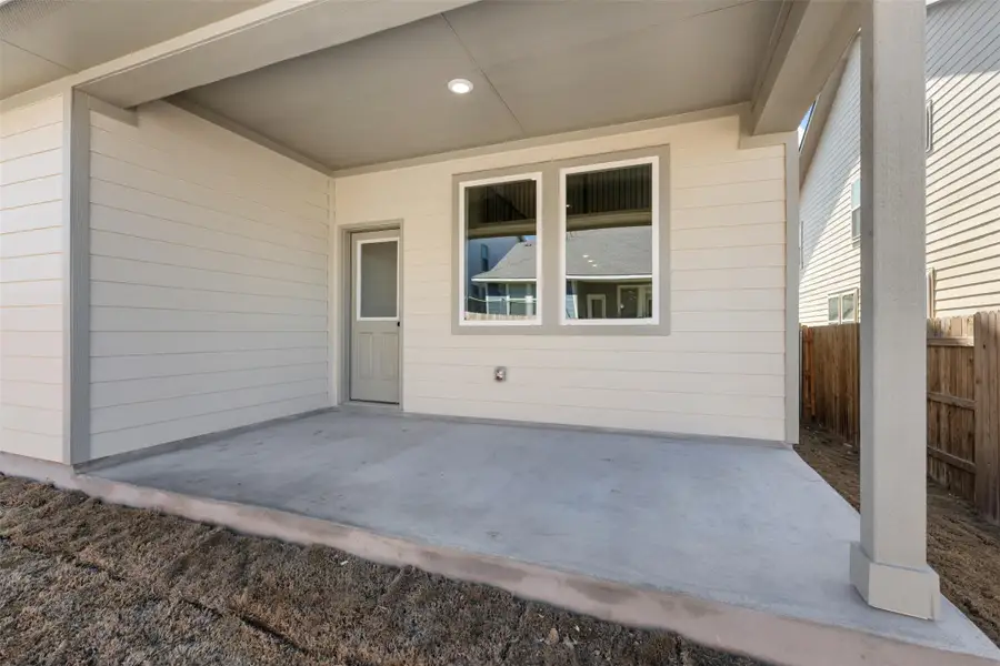 Representative images and renderings are for illustrative purposes. Actual structural options and design finishes of home may vary.