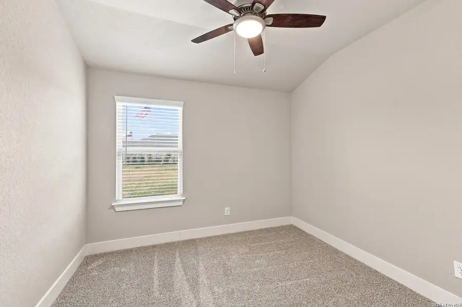 Spacious, unfurnished interior of a new home in Fox Falls, Boerne (Image 20).