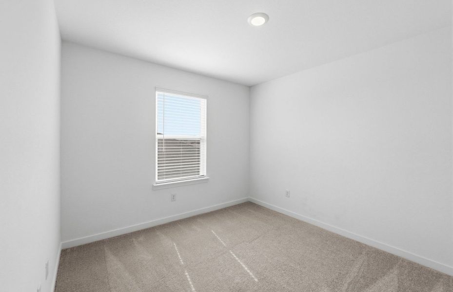 Spacious, unfurnished interior of a new home in Vantage, San Marcos (Image 15).