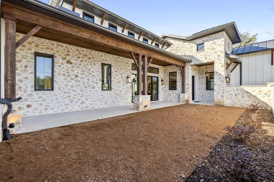 Exterior details and patio area of a home in , Weatherford (Image 27).