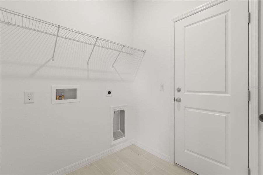 Spacious, unfurnished interior of a new home in , Sanford (Image 14).