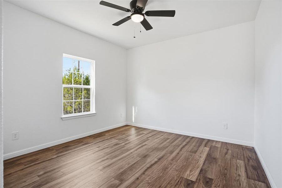Spacious, unfurnished interior of a new home in , Granbury (Image 27).