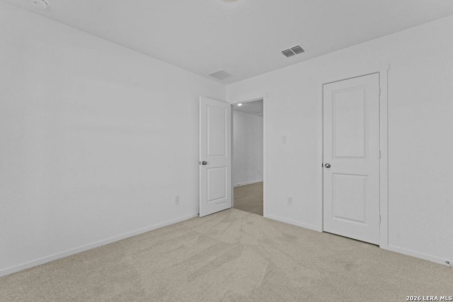 Spacious, unfurnished interior of a new home in Friendship Oaks, Fredericksburg (Image 13).