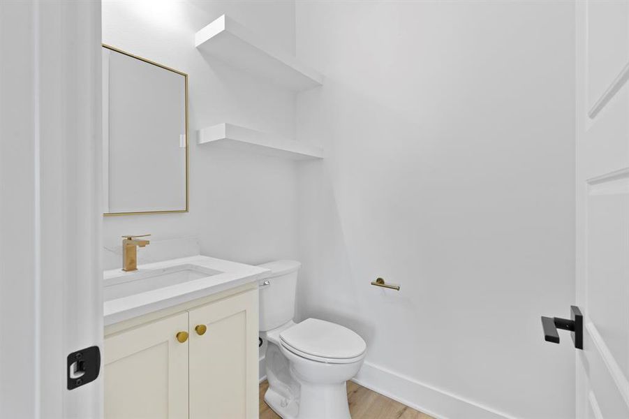 Furnished interior view inside a new home in , Tyler (Image 13).