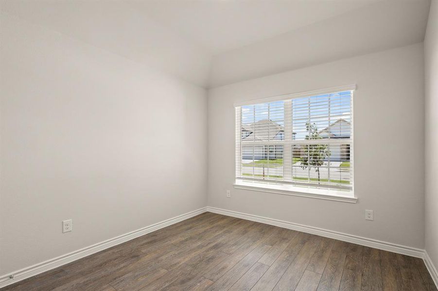 Spacious, unfurnished interior of a new home in Rocky Creek Crossing, Fort Worth (Image 9). Spacious, unfurnished interior of a new home in Rocky Creek Crossing, Fort Worth (Image 9).