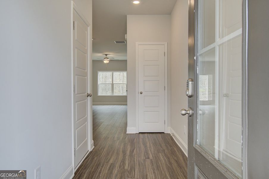 Spacious, unfurnished interior of a new home in Crofton Place Enclave, Snellville (Image 13). Spacious, unfurnished interior of a new home in Crofton Place Enclave, Snellville (Image 13).