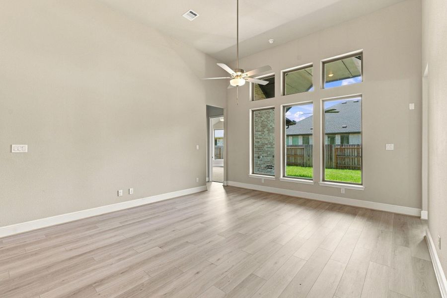 Spacious, unfurnished interior of a new home in Coastal Point, League City (Image 19).