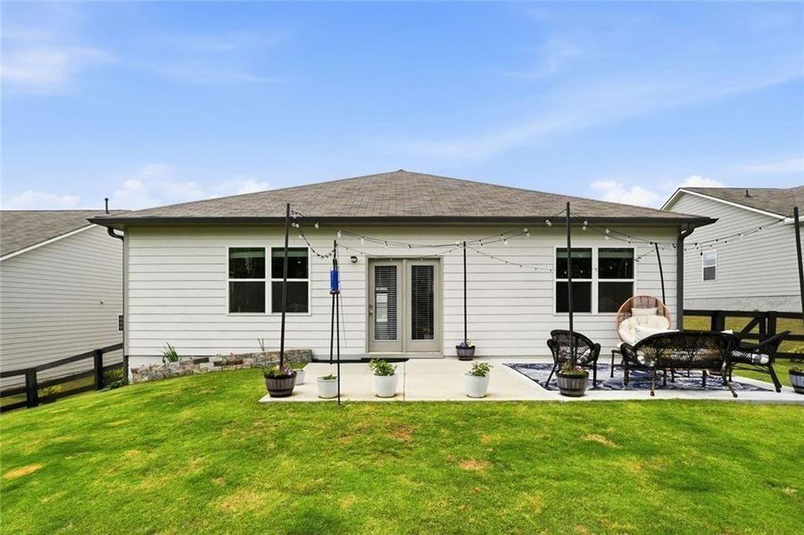 Exterior details and patio area of a home in Lost Creek, Dallas (Image 30).