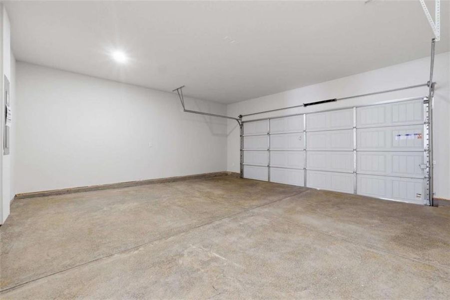 Spacious, unfurnished interior of a new home in Parkway James, Snellville (Image 28).