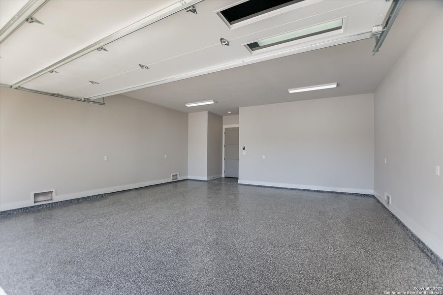 Spacious, unfurnished interior of a new home in , Kingsland (Image 25).