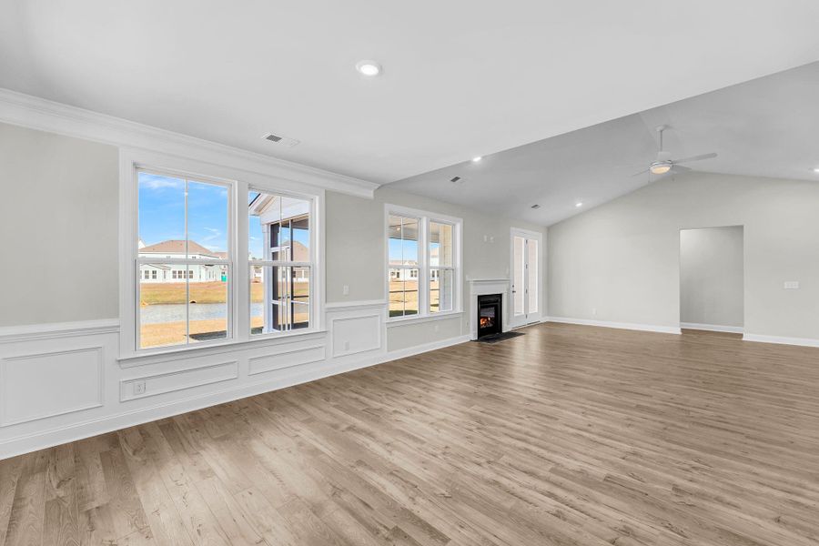 Spacious, unfurnished interior of a new home in , Summerville (Image 31).