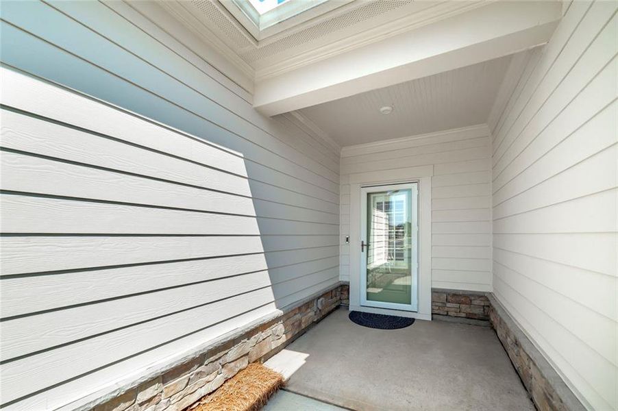Exterior details and patio area of a home in Wimberly, Powder Springs (Image 3).