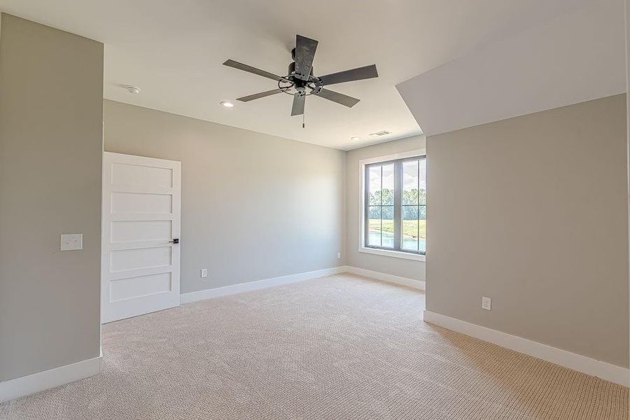 Spacious, unfurnished interior of a new home in , Bremen (Image 44). Spacious, unfurnished interior of a new home in , Bremen (Image 44).