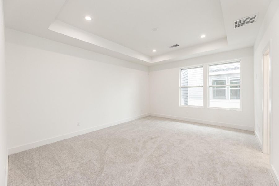Spacious, unfurnished interior of a new home in , Houston (Image 31).