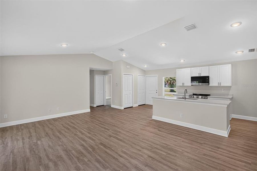 Spacious, unfurnished interior of a new home in , Port Charlotte (Image 20).