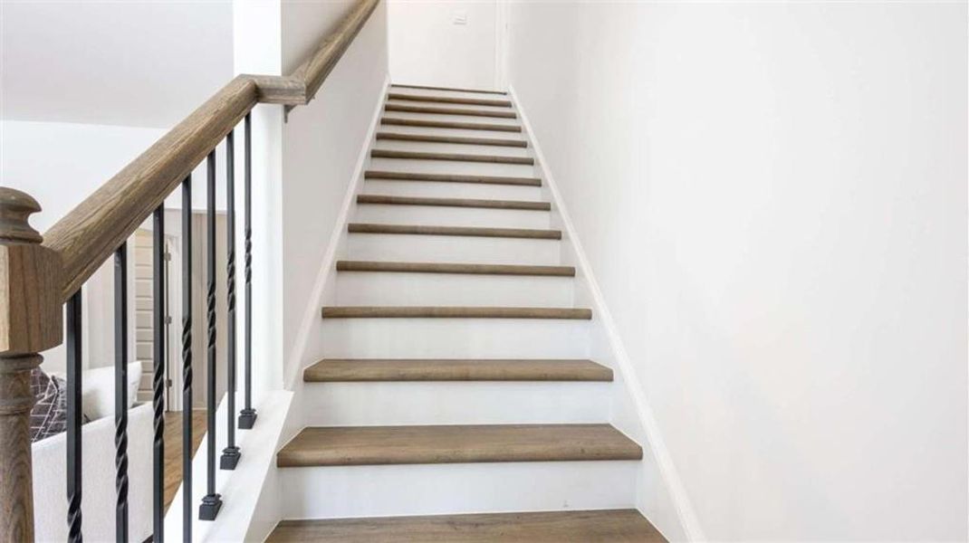 Spacious, unfurnished interior of a new home in Barrett Cove, Marietta (Image 18).