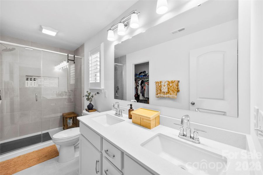 Furnished interior view inside a new home in Edgewater - The Links, Lancaster (Image 16).