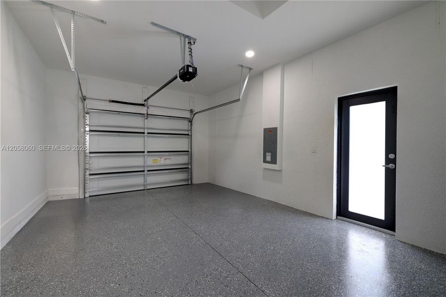 Spacious, unfurnished interior of a new home in , Lehigh Acres (Image 21).