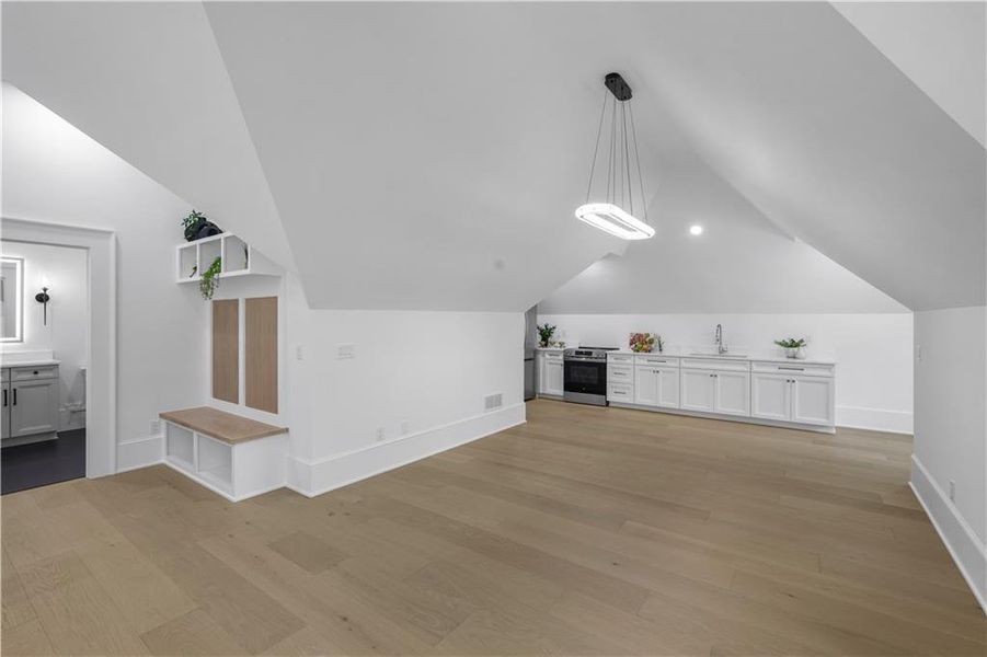 Spacious, unfurnished interior of a new home in , Monroe (Image 68).