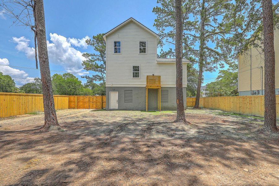 Exterior details and patio area of a home in , Charleston (Image 31).