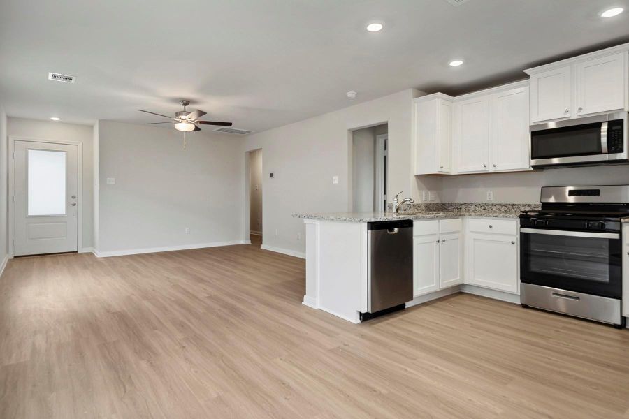 Image 21 of a home in Sweetwater Ridge.