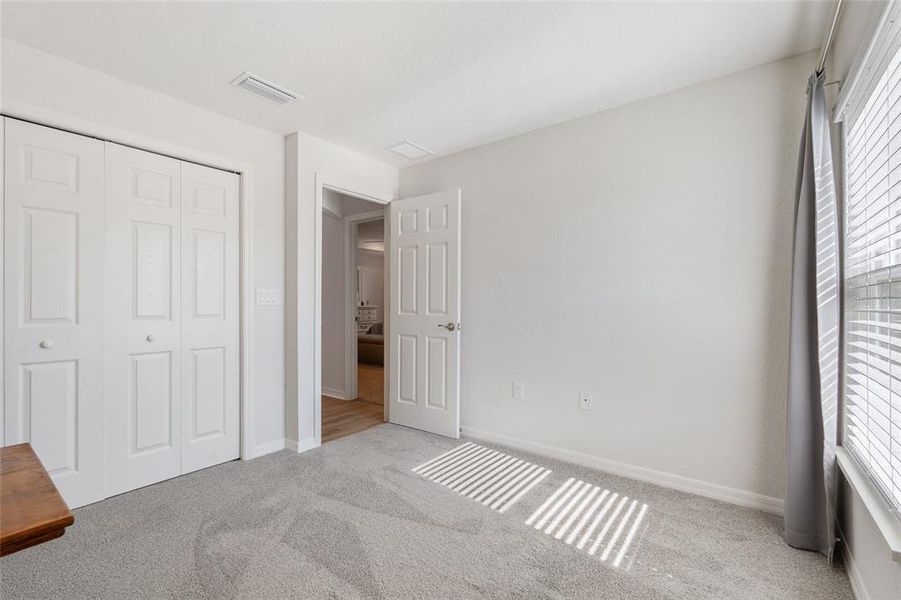 Spacious, unfurnished interior of a new home in Aviary at Rutland Ranch, Parrish (Image 24).