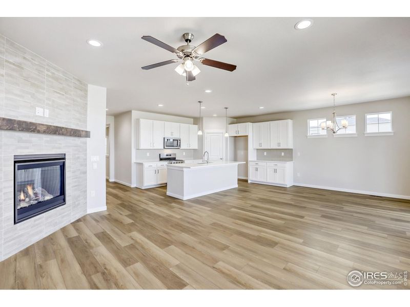 Spacious, unfurnished interior of a new home in Barefoot Lakes, Firestone (Image 23).