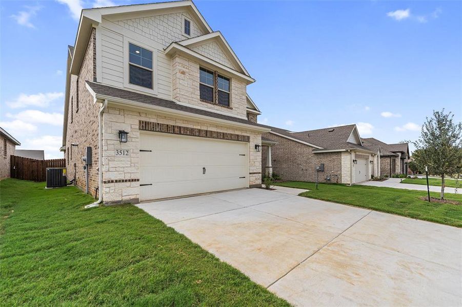 Exterior details and patio area of a home in Liberty Pointe, Gainesville (Image 20).