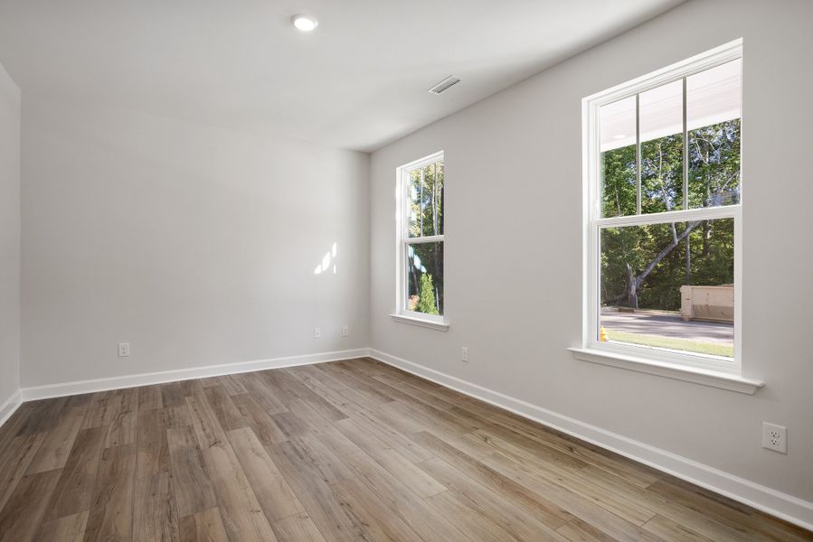 Spacious, unfurnished interior of a new home in Georgias Landing, Raleigh (Image 18).