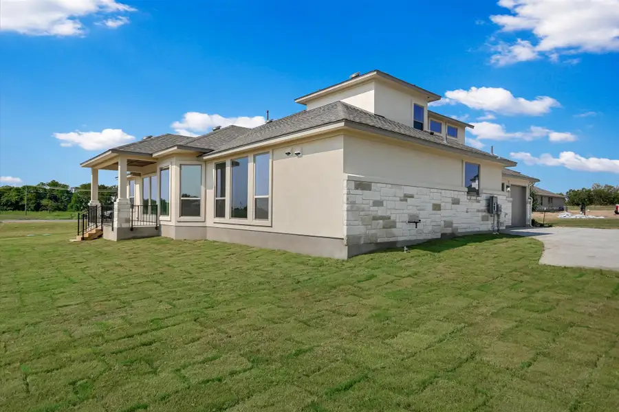Representative exterior details of a home built from the Ingram II by Giddens Homes in Whispering Wind, Bertram (Image 29).