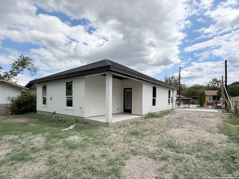Exterior details and patio area of a home in , San Antonio (Image 1). Exterior details and patio area of a home in , San Antonio (Image 1).