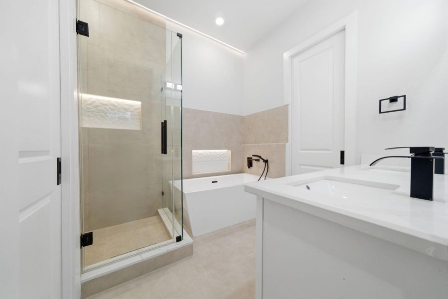 Furnished interior view inside a new home in , Houston (Image 16).