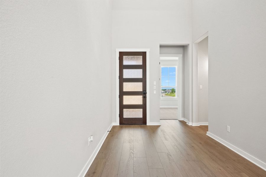 Spacious, unfurnished interior of a new home in Lariat, Liberty Hill (Image 19).