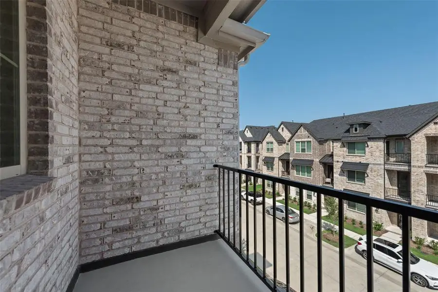 Exterior details and patio area of a home in , Frisco (Image 4).