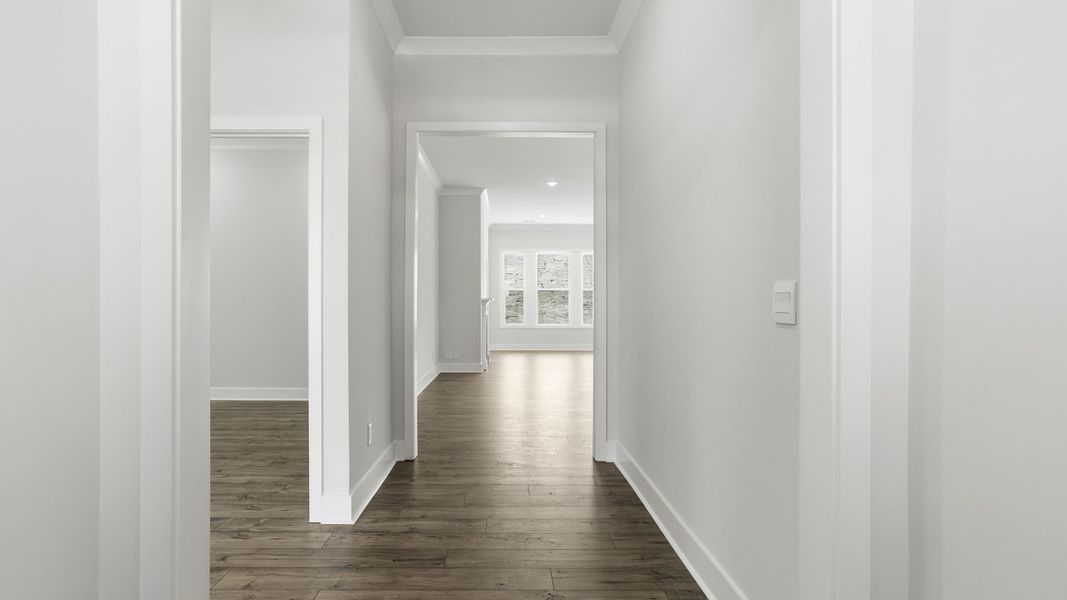 Spacious, unfurnished interior of a new home in Cottonwood Ridge, Piedmont (Image 10).