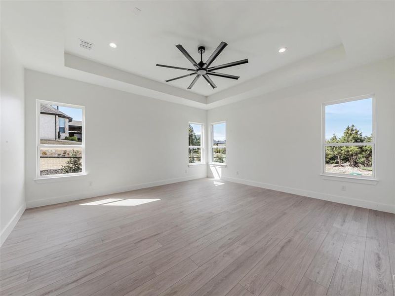 Spacious, unfurnished interior of a new home in , Gunter (Image 34).