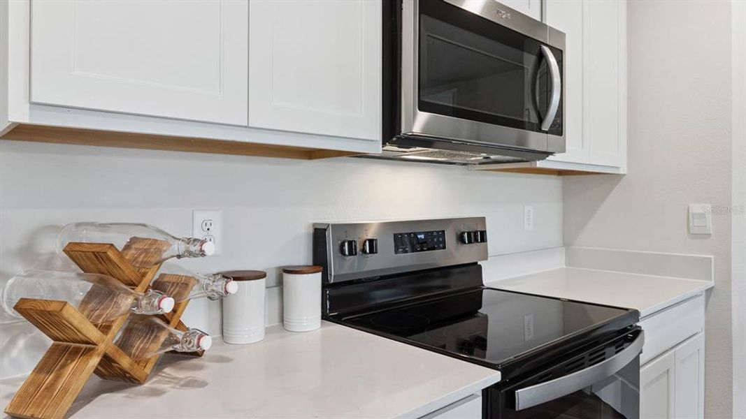 Furnished interior view inside a new home in Bradbury Creek, Haines City (Image 8).