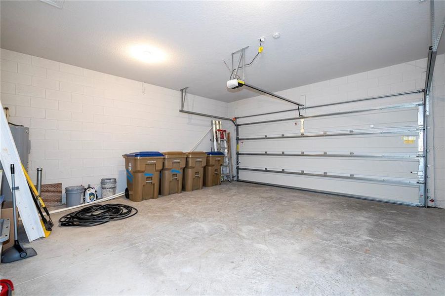 Spacious, unfurnished interior of a new home in , St. Cloud (Image 22).