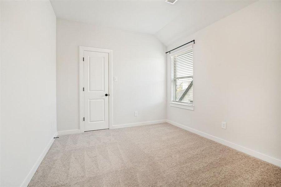 Spacious, unfurnished interior of a new home in , Mesquite (Image 23).