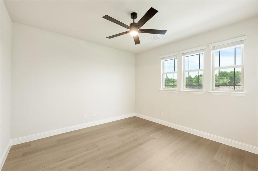 Spacious, unfurnished interior of a new home in The Retreat at North Grove 70-75, Waxahachie (Image 36). Spacious, unfurnished interior of a new home in The Retreat at North Grove 70-75, Waxahachie (Image 36).