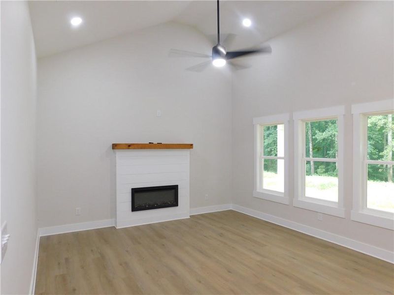 Spacious, unfurnished interior of a new home in , Dahlonega (Image 14).
