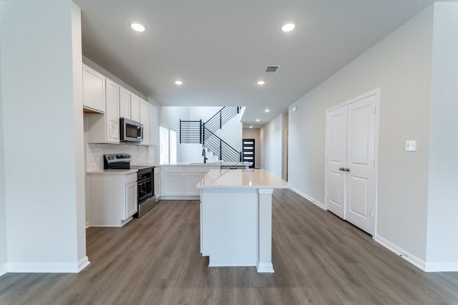 Furnished interior view inside a new home in Hannah Heights, Seguin (Image 6).