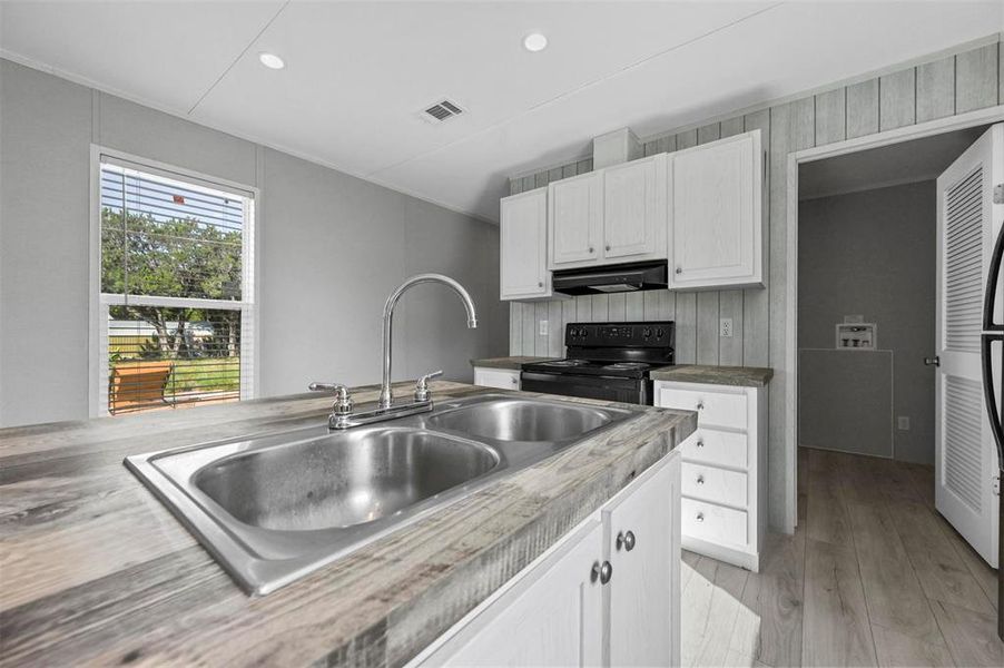 Furnished interior view inside a new home in , Granbury (Image 10).