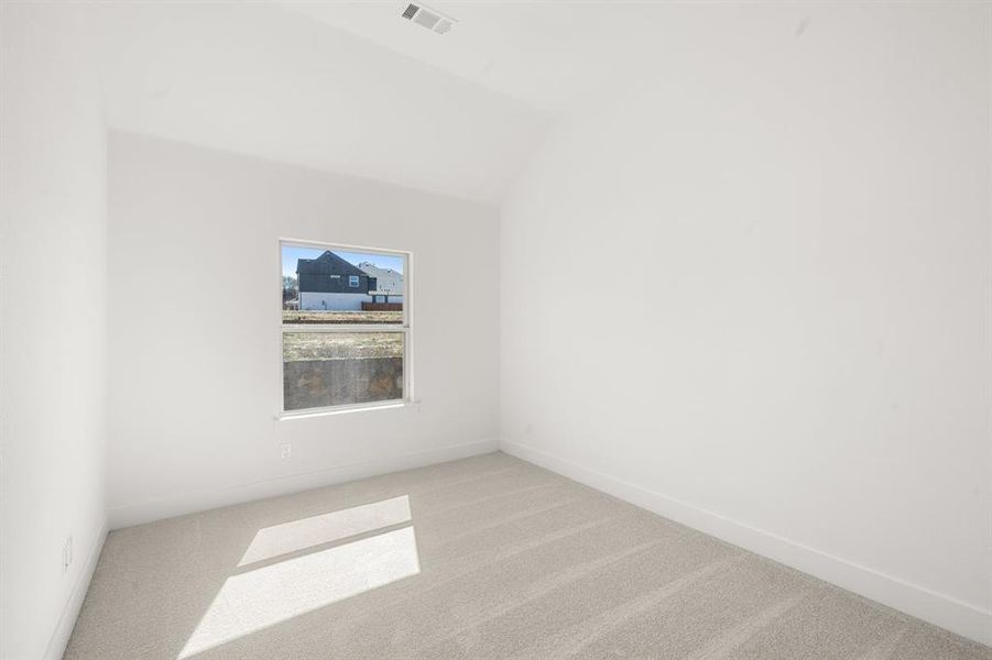 Spacious, unfurnished interior of a new home in High Country, Burleson (Image 36).