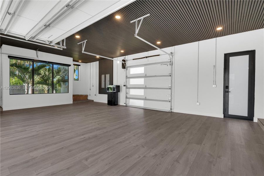 Spacious, unfurnished interior of a new home in , Southwest Ranches (Image 22).