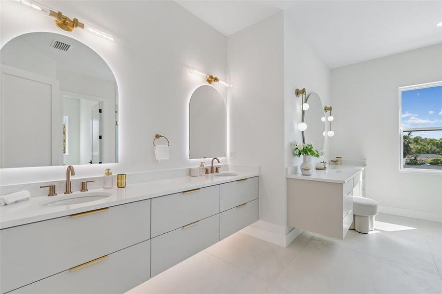 Furnished interior view inside a new home in , Tampa (Image 52).